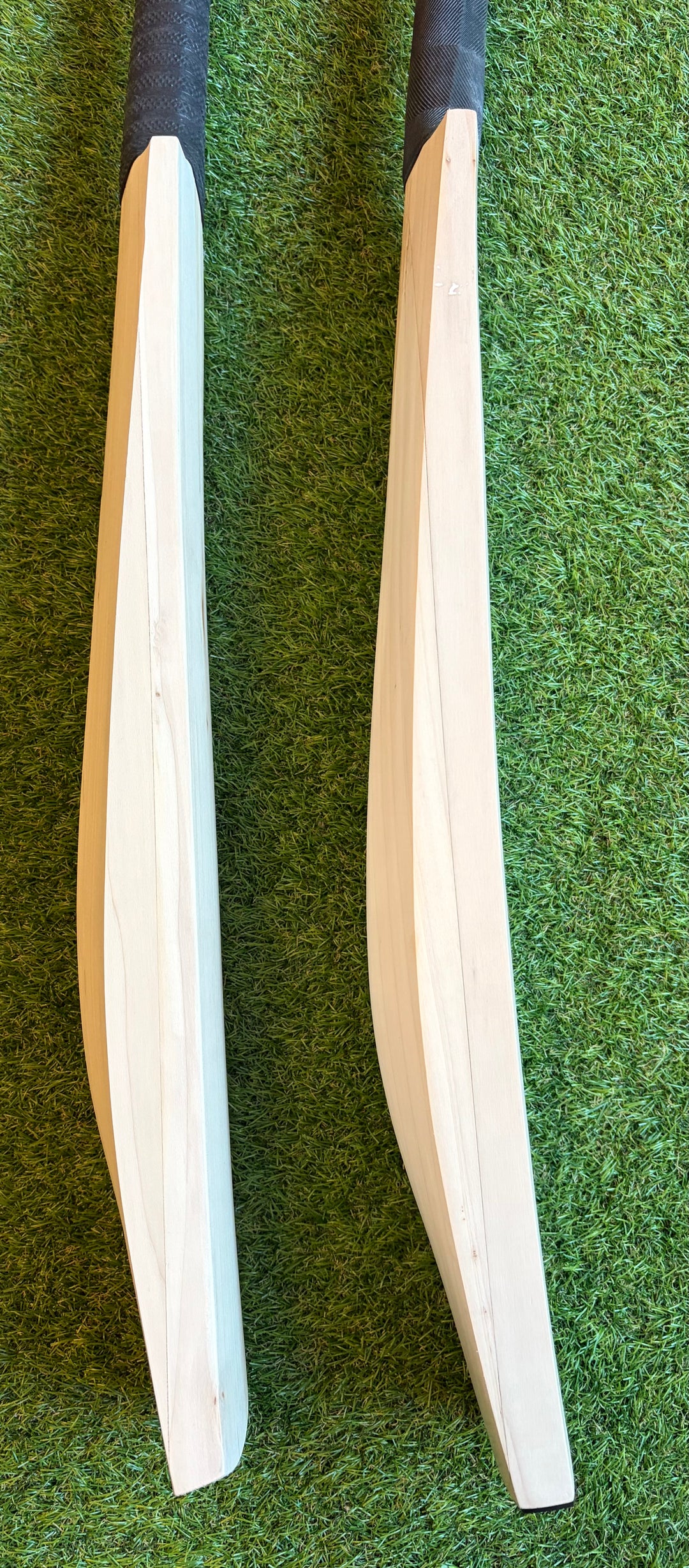 Laminate Two Piece Cricket Bat | Massive Edges | Superb Ping