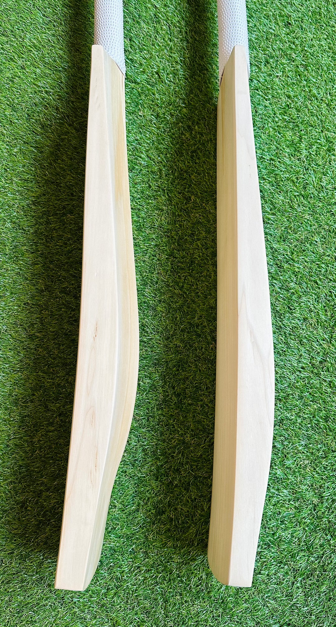 Plain Players Grade 1+ Cricket Bat | Duckbill Profile | 40mm Edges