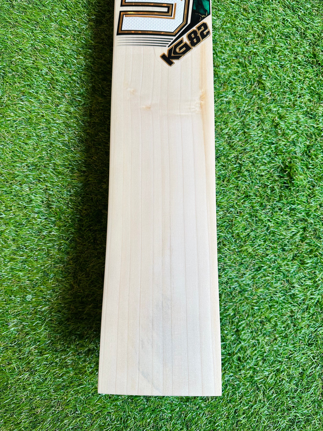 MB Malik KG 82 Pro Cricket Bat
