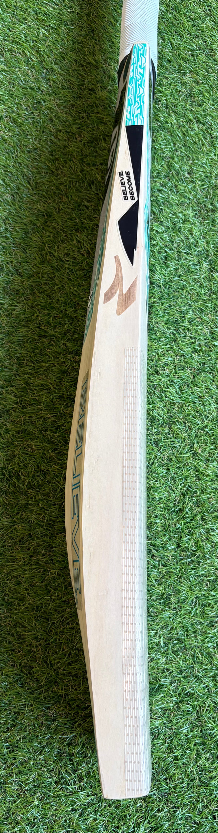 SG Players Xtreme Cricket Bat