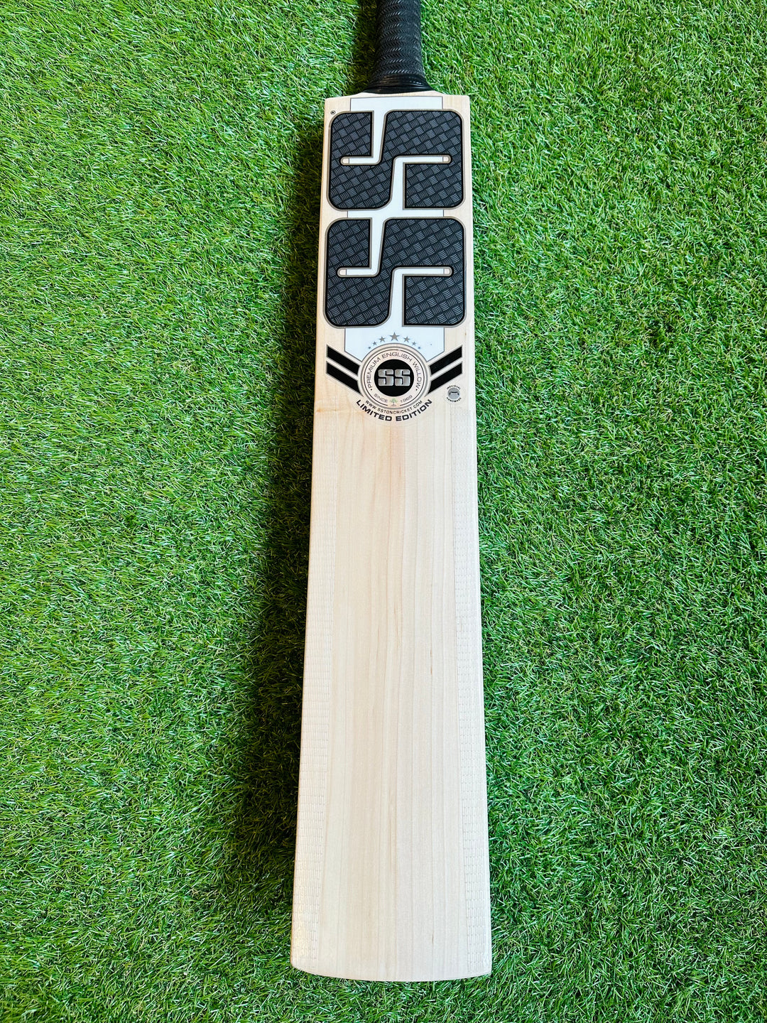 SS TON Limited Edition Players Cricket Bat