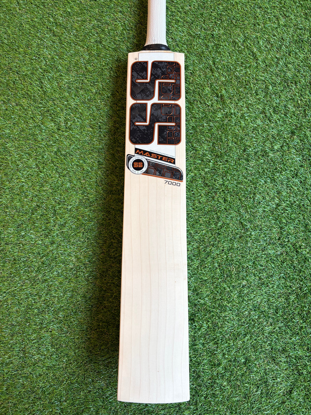 SS TON Master Pro 7000 Cricket Bat | Long Blade | 40mm Edges