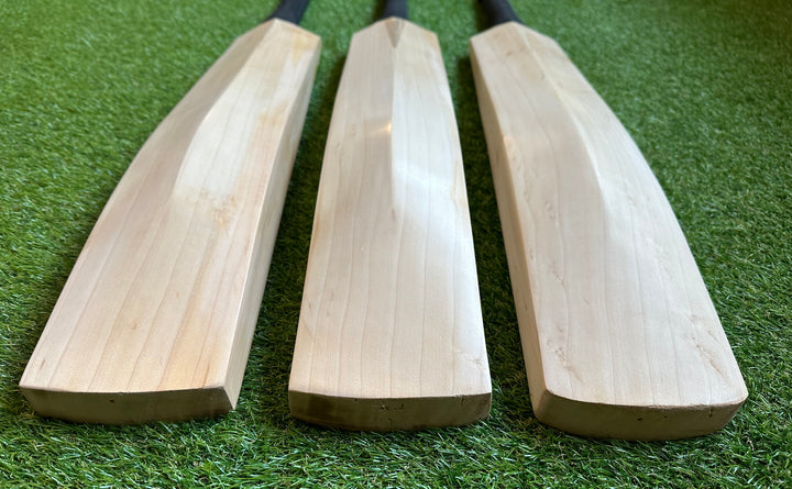 Plain Grade 2 English Willow Cricket Bat |  3lb Monster | Full Profile