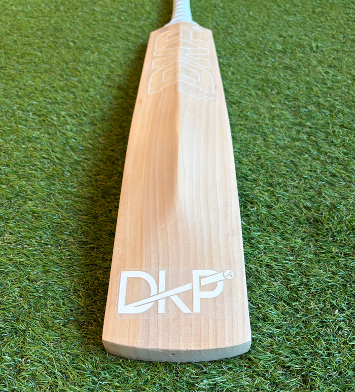 DKP Air Cricket Bat | 15 Grains | Grade 1+
