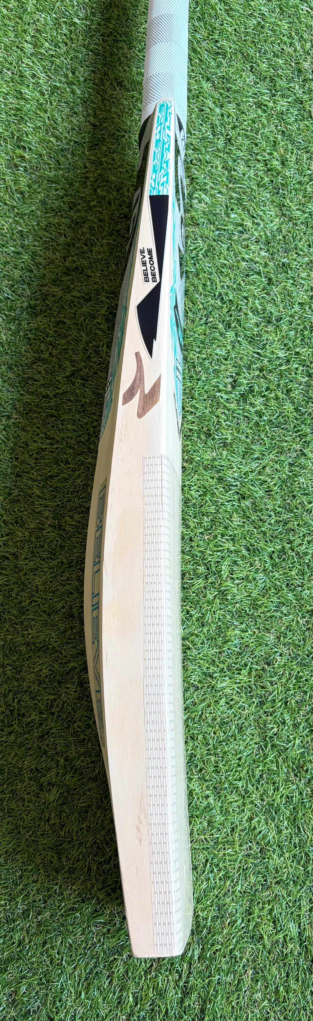 SG Players Xtreme Cricket Bat