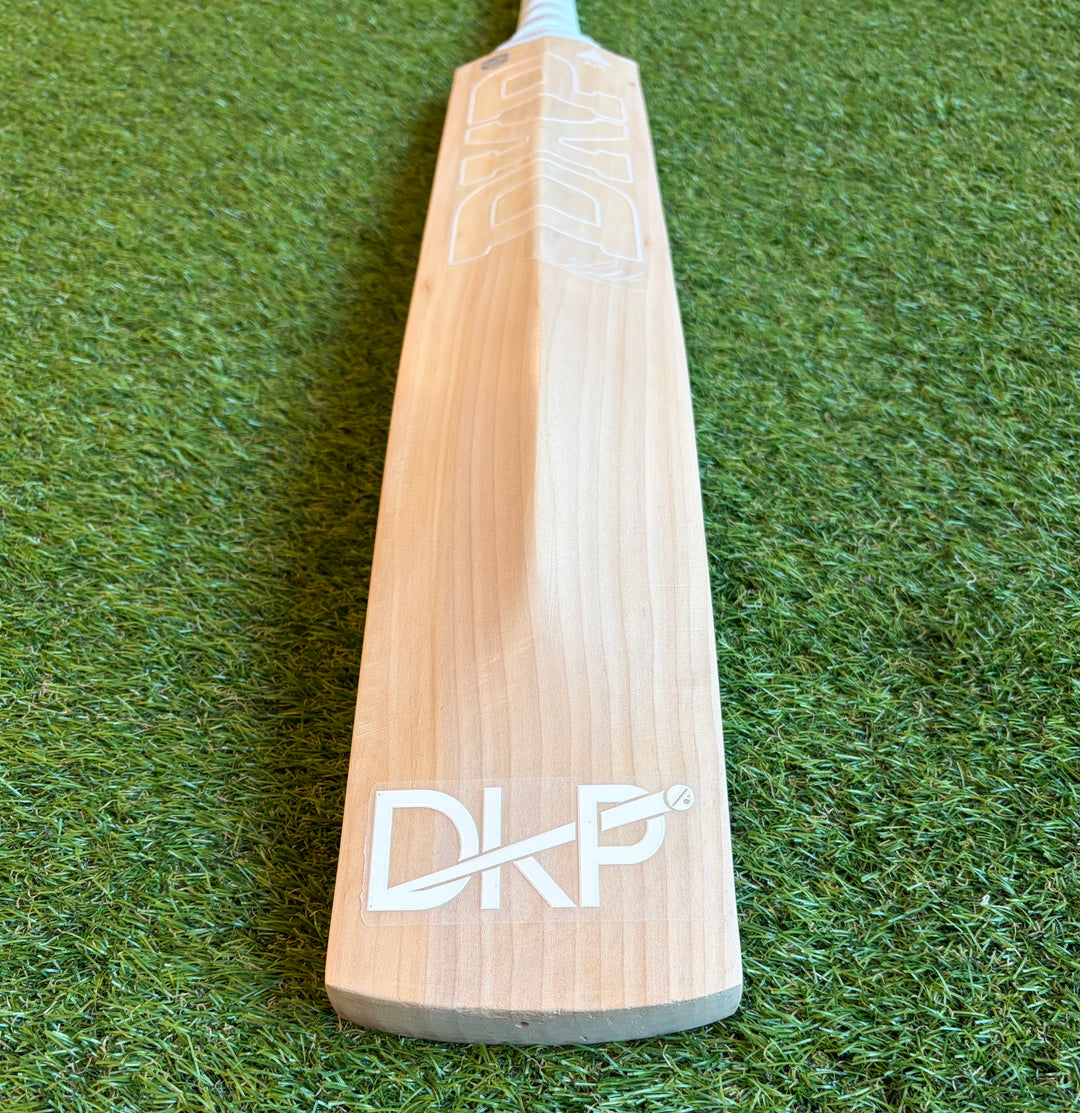 DKP Air Cricket Bat | 15 Grains | Grade 1+