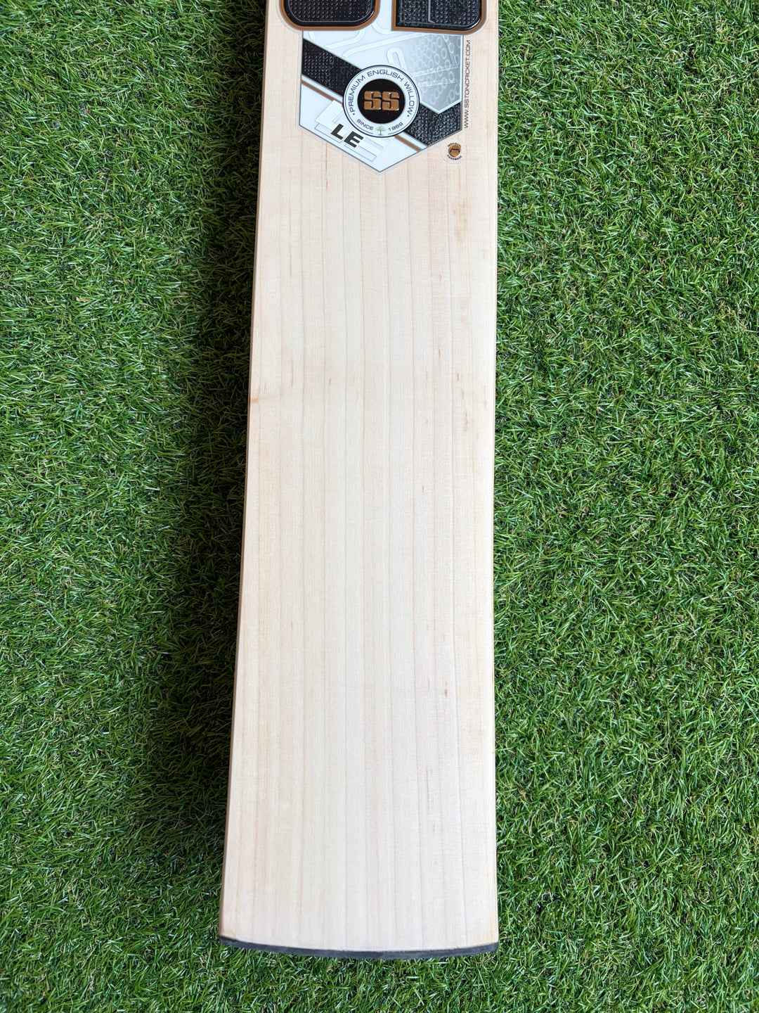 SS TON Limited Edition Players Cricket Bat