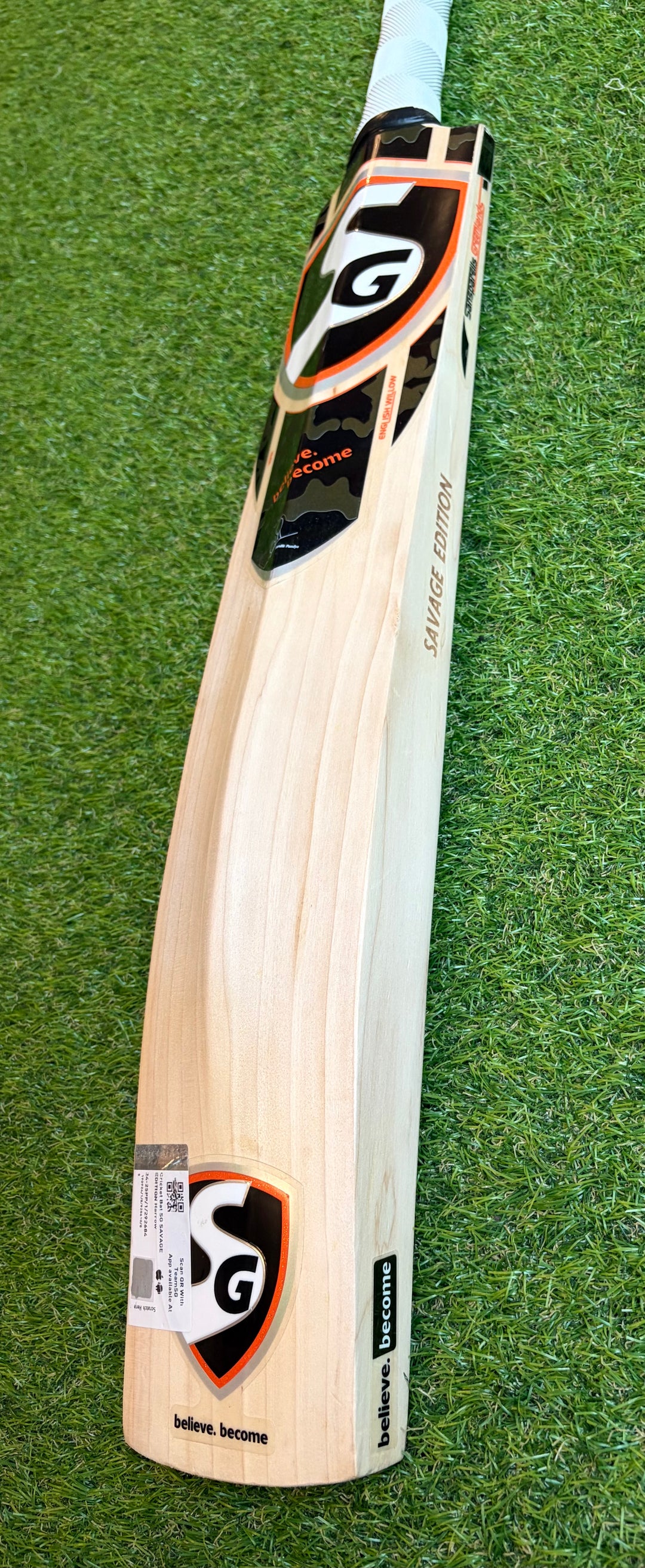 SG Savage Edition Cricket Bat Harrow