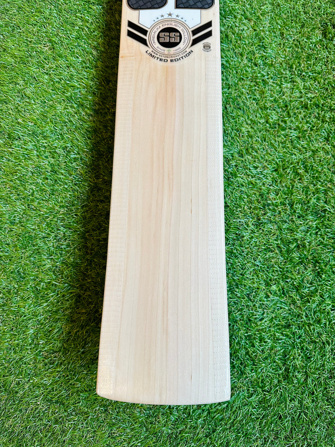 SS TON Limited Edition Players Cricket Bat