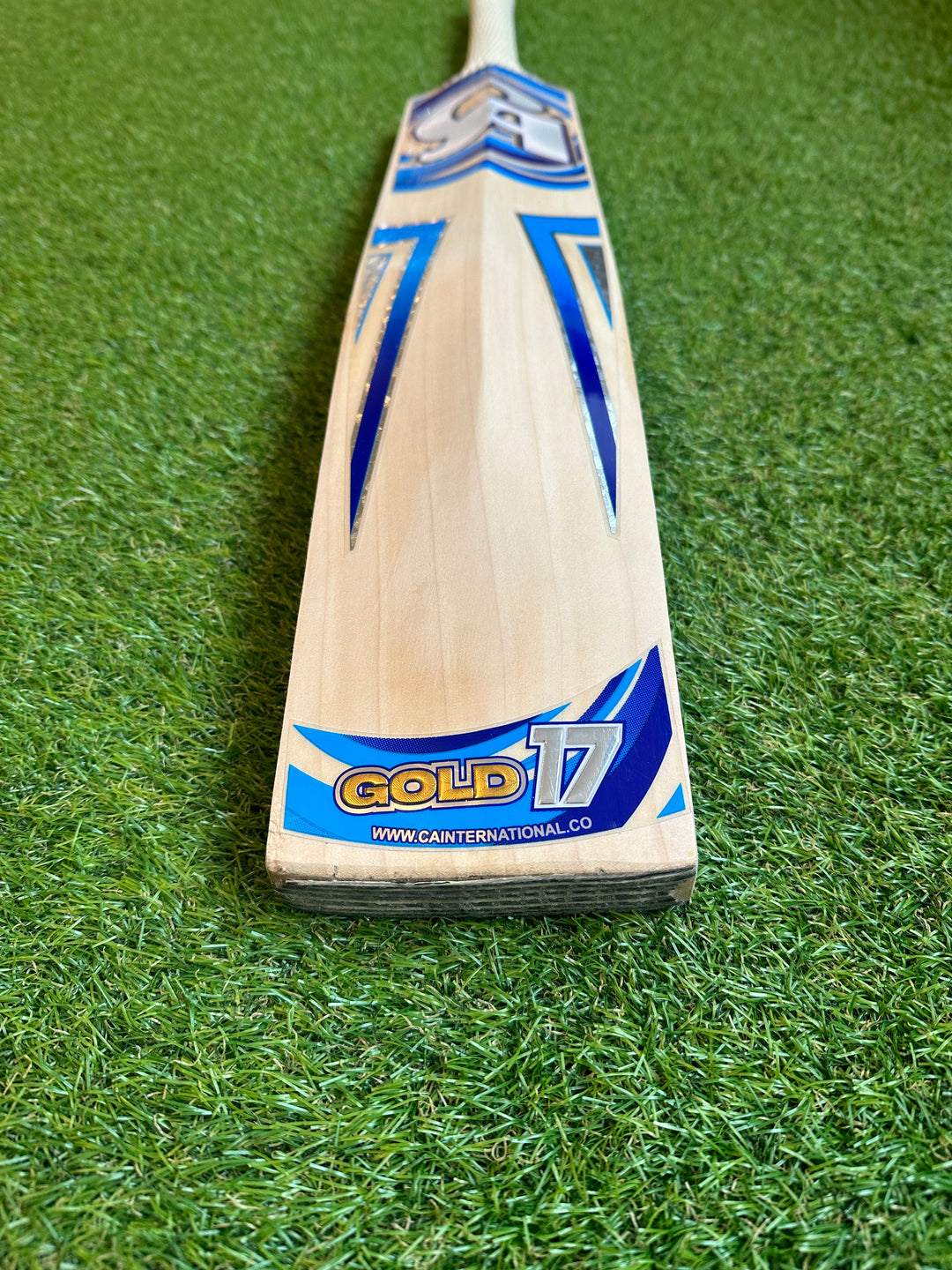 CA 17 Gold Cricket Bat