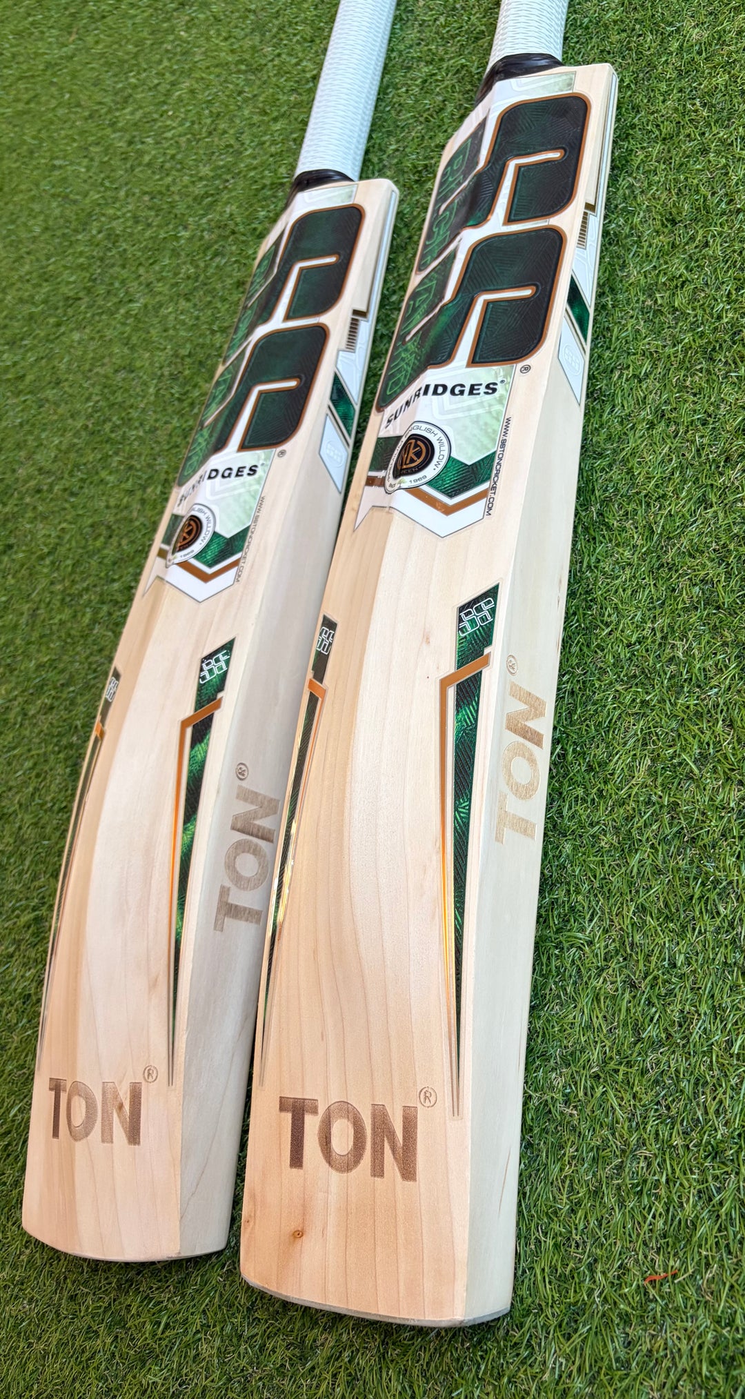 SS TON Sir Richards Cricket Bat | Massive Profile