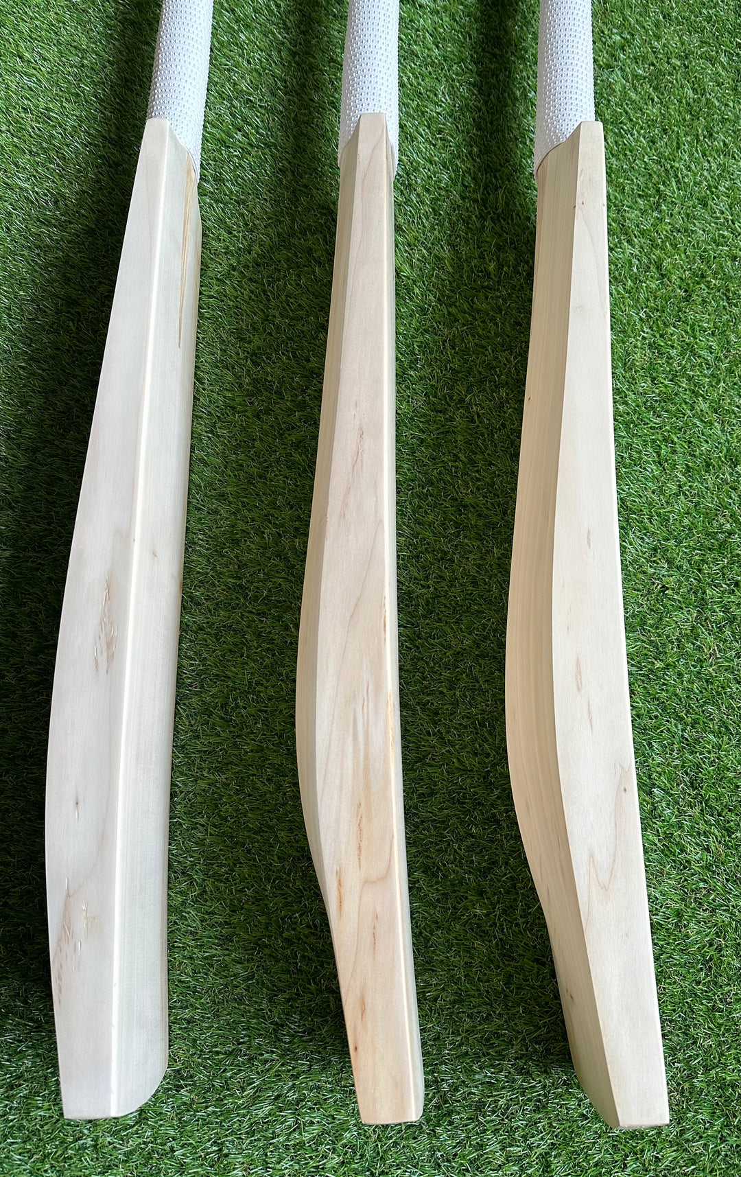 Plain Custom Grade 2 Cricket Bat | Duckbill Profile