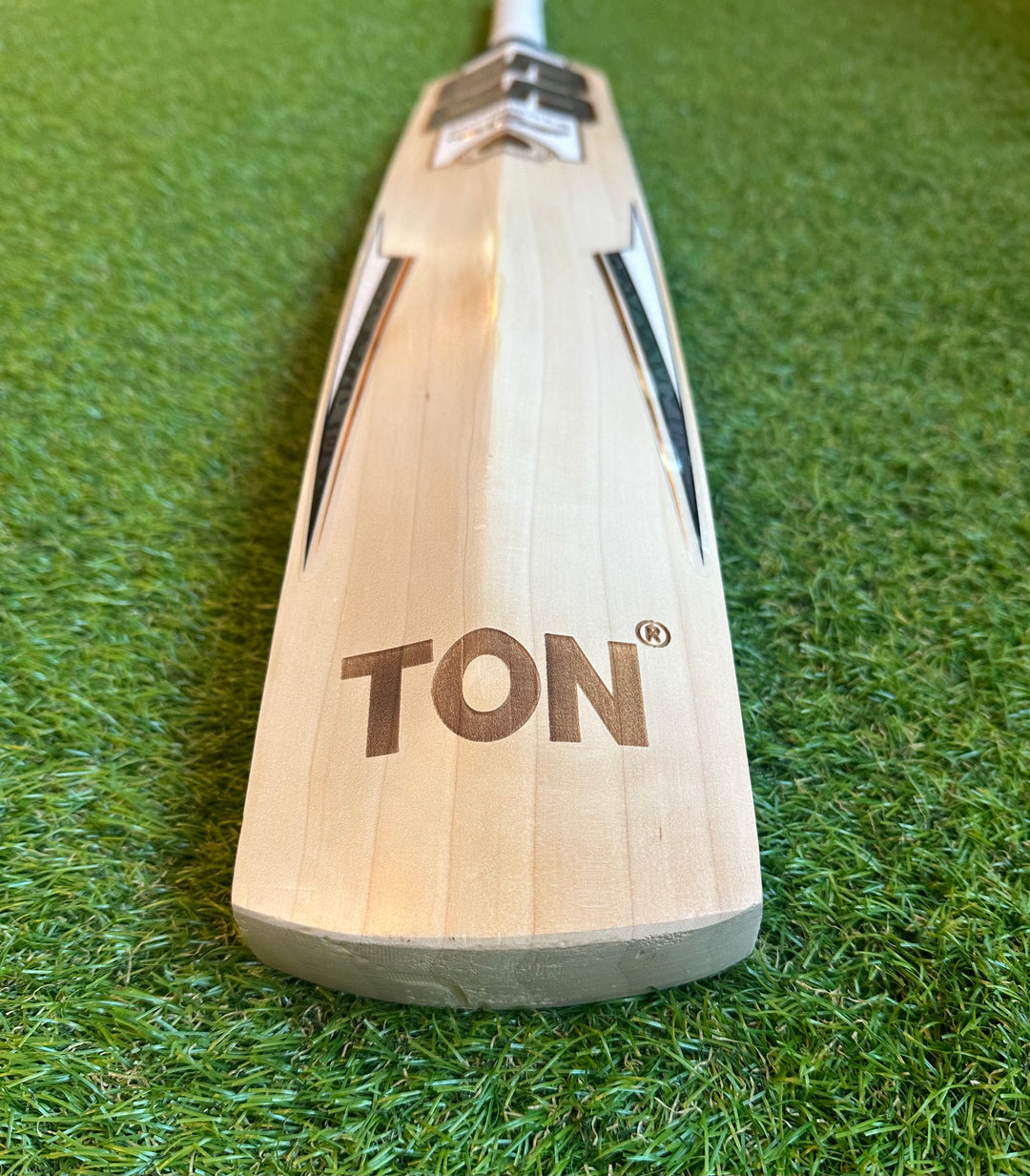 SS TON Smacker Signature Cricket Bat | Long Handle & Long Blade