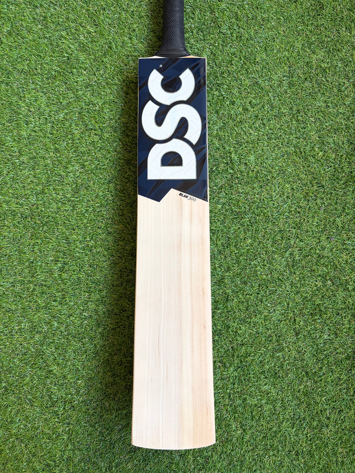 DSC Blak 300 Cricket Bat