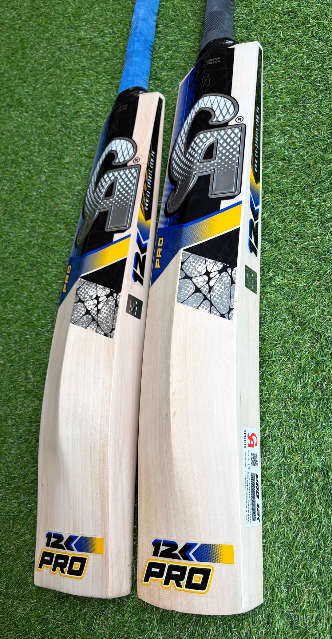 CA 12000 Pro Edition Cricket Bat