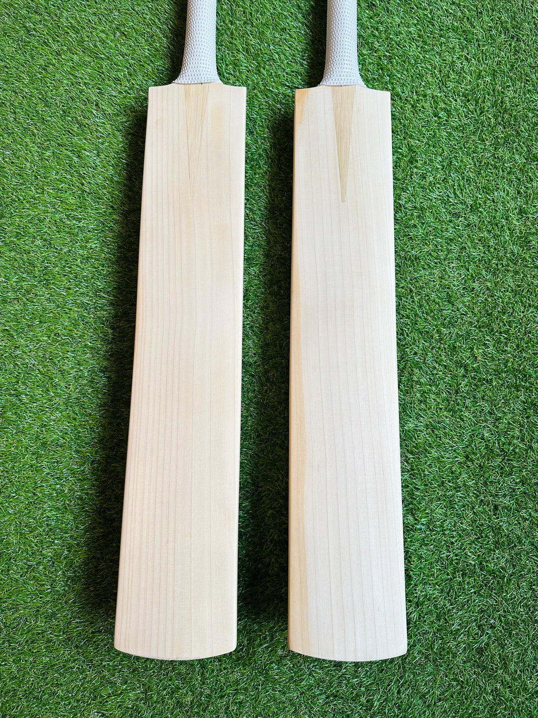 Plain Players Grade 1+ Cricket Bat | Duckbill Profile | 40mm Edges