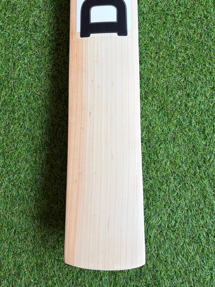 DKP Black Edition Cricket Bat | 3lb | 44mm Edges