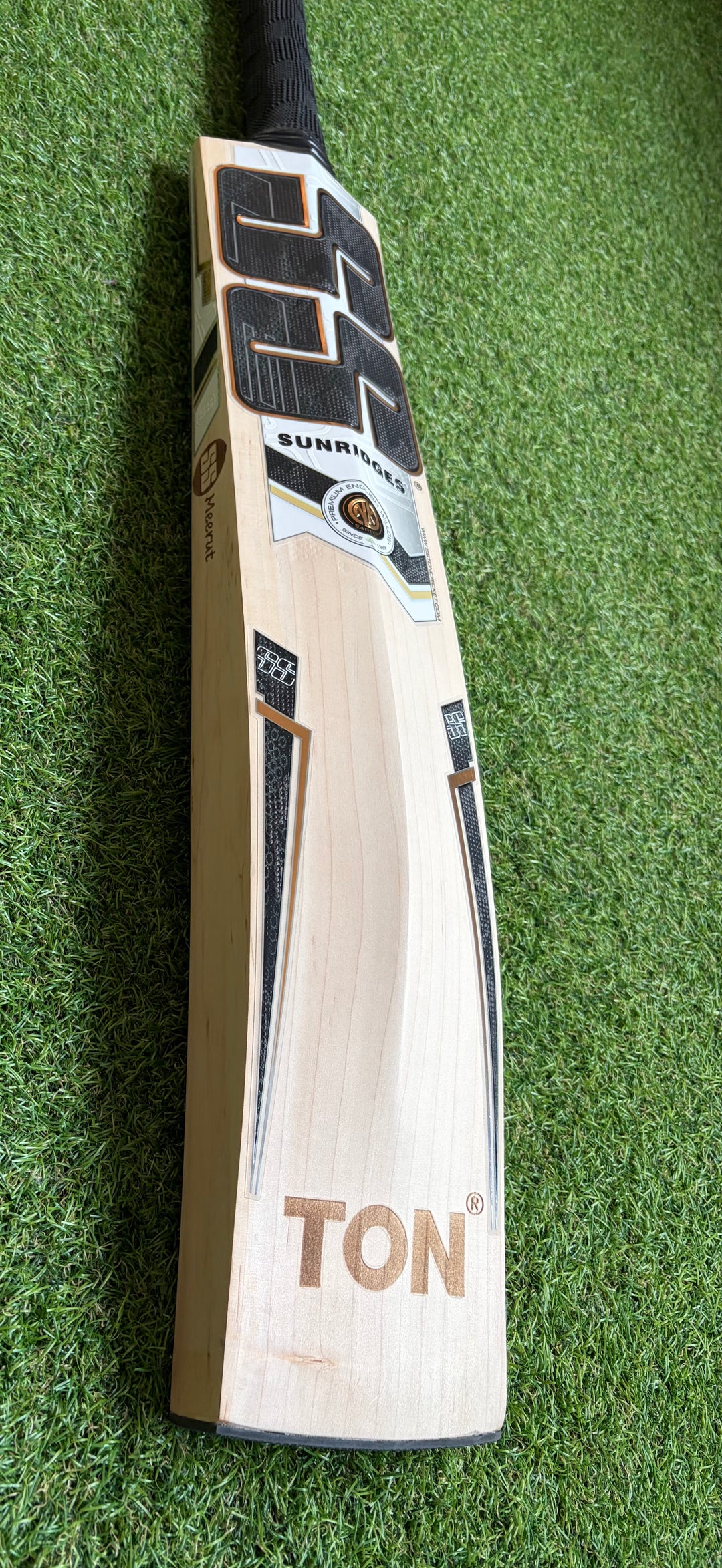SS TON Limited Edition Players Cricket Bat