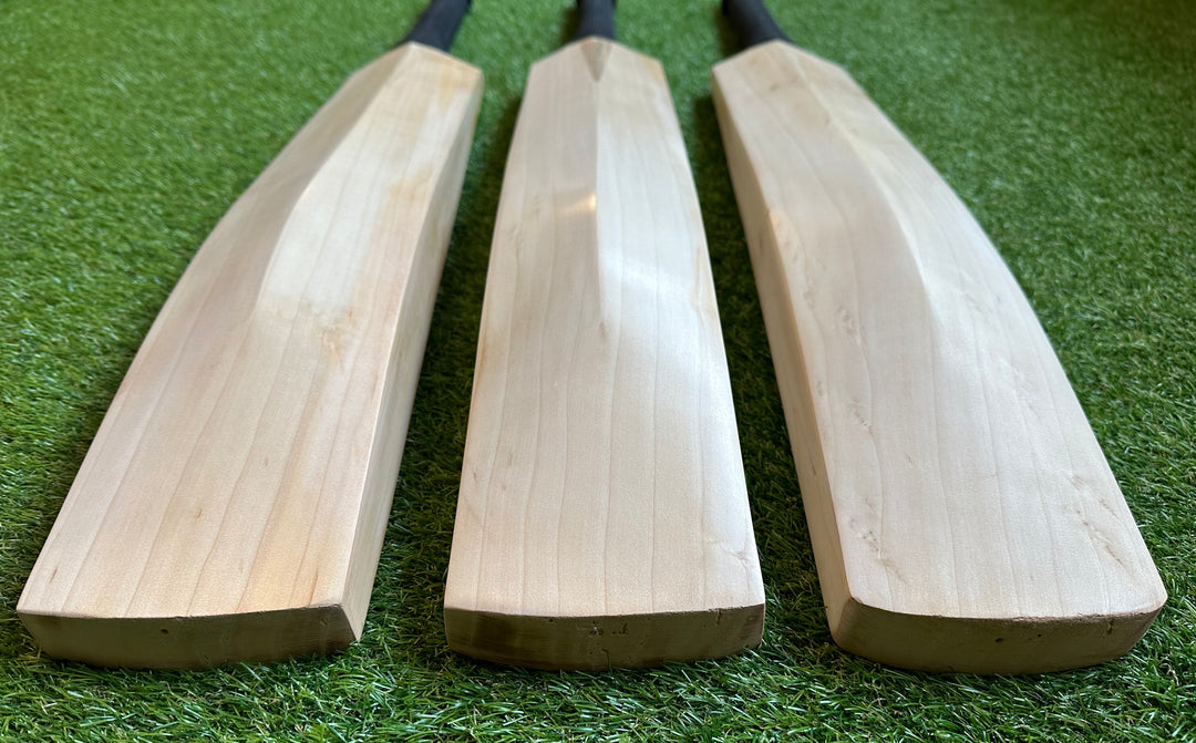 Plain Grade 2 English Willow Cricket Bat |  3lb Monster | Full Profile