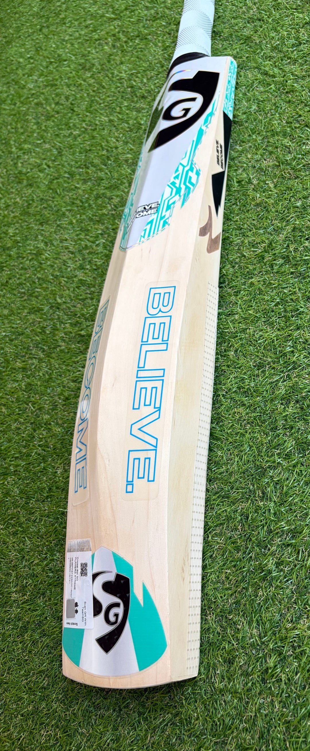 SG Players Xtreme Cricket Bat
