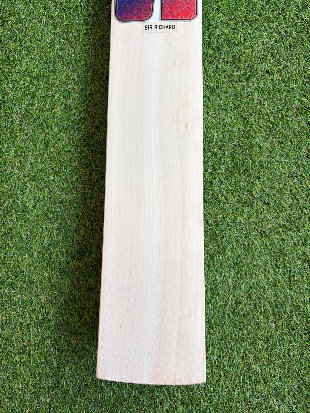 SS TON Sir Richards Cricket Bat | Retro Model
