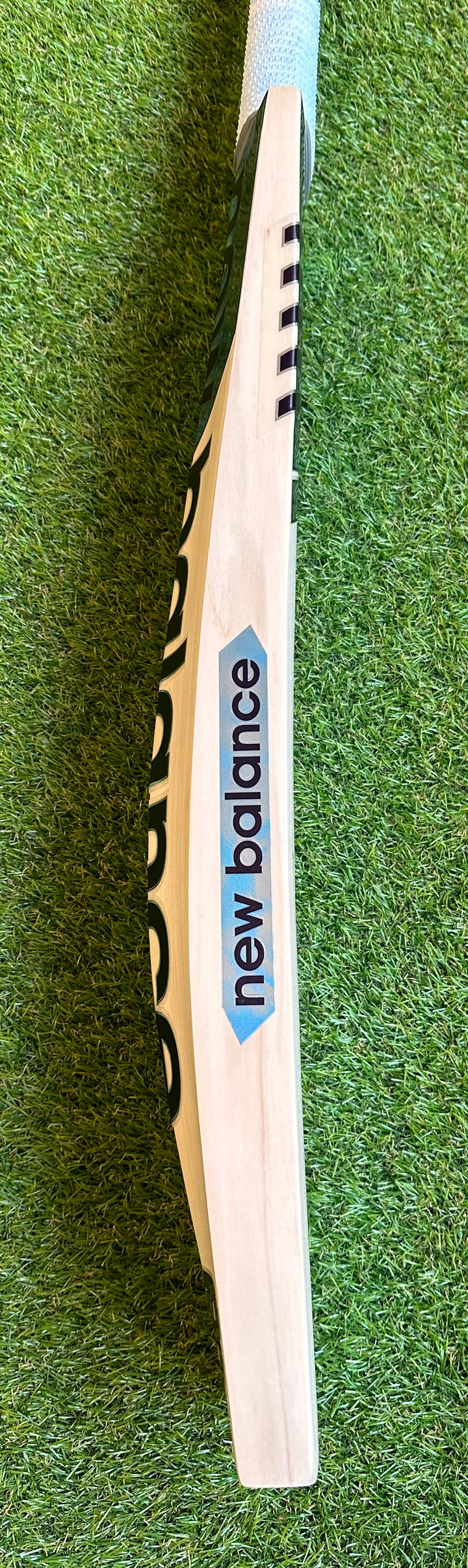 New Balance DC 590 Cricket Bat