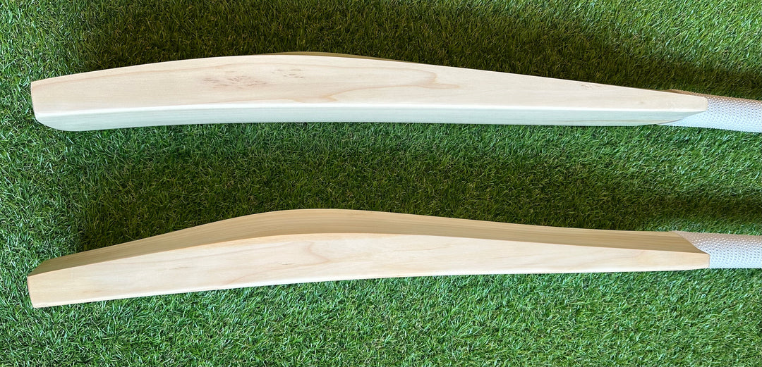 Plain Grade 1+ English Willow Cricket Bat | Full Spine Profile