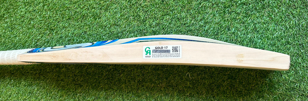 CA 17 Gold Cricket Bat