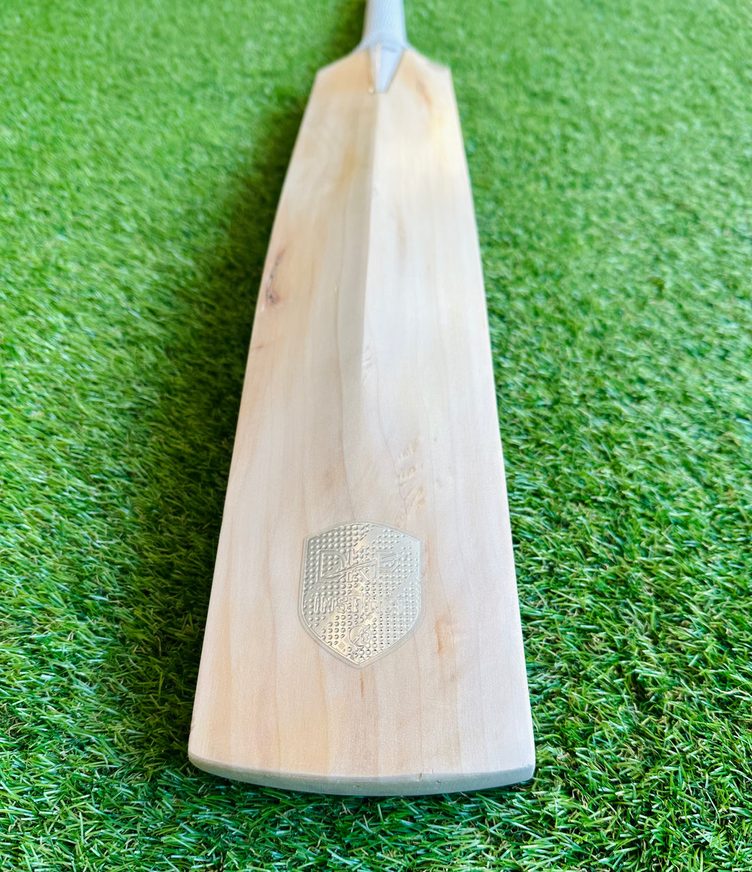 DKP Pro Butterfly Cricket Bat