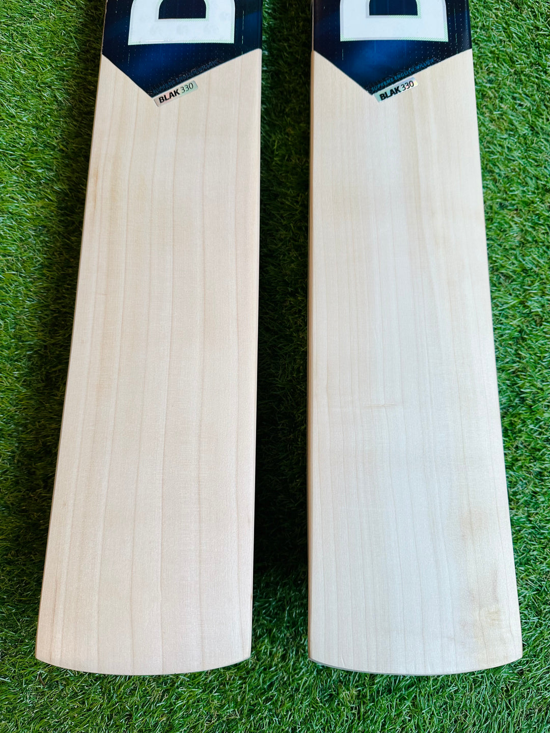 DSC Blak 330 Cricket Bat | 40mm Edges