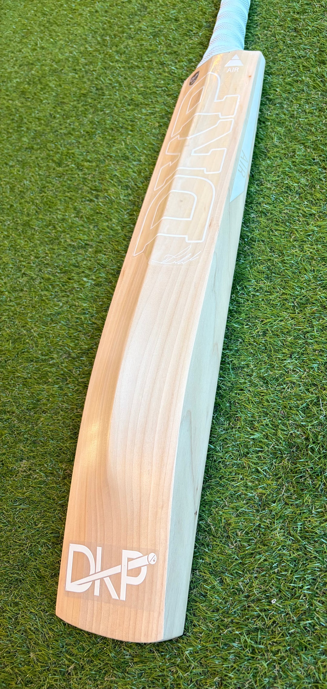 DKP Air Cricket Bat | 15 Grains | Grade 1+