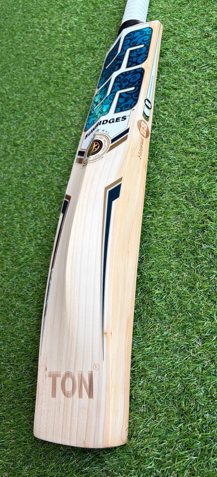 SS TON Gladiator Cricket Bat | Rare Model