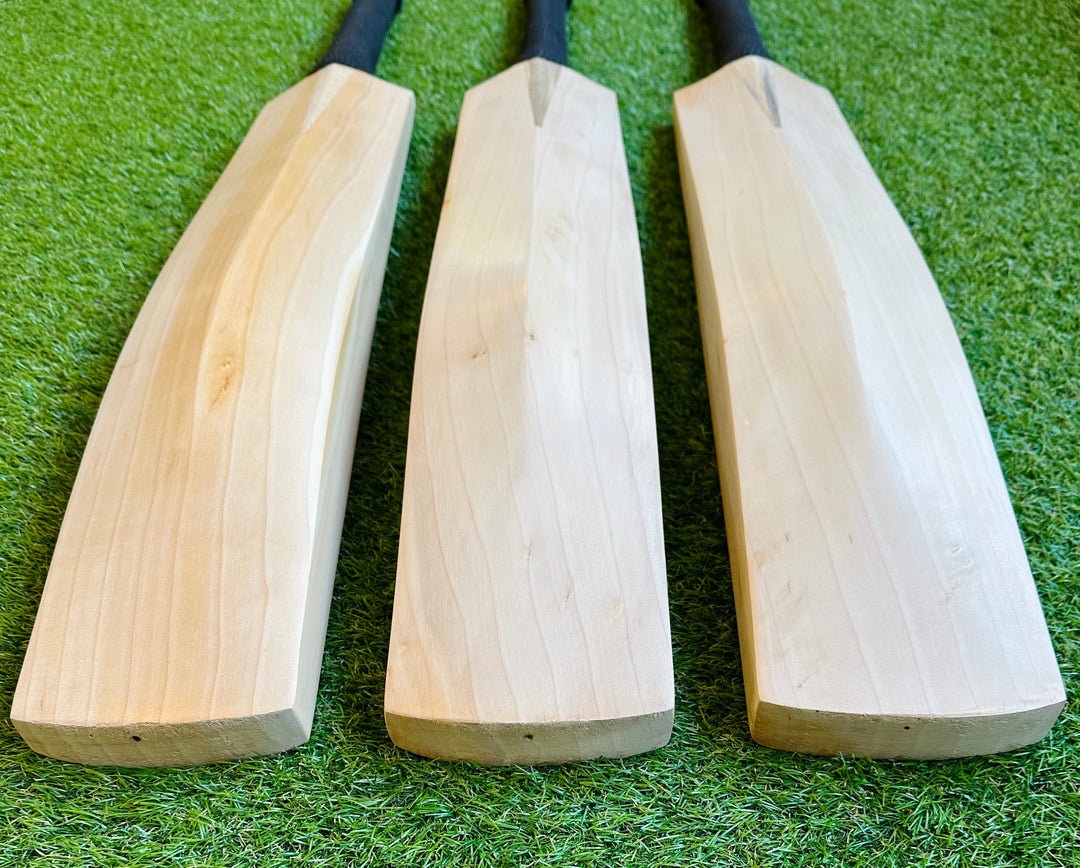 Plain Grade 1 English Willow Cricket Bat | Chris Gayle Profile | 40mm Edges