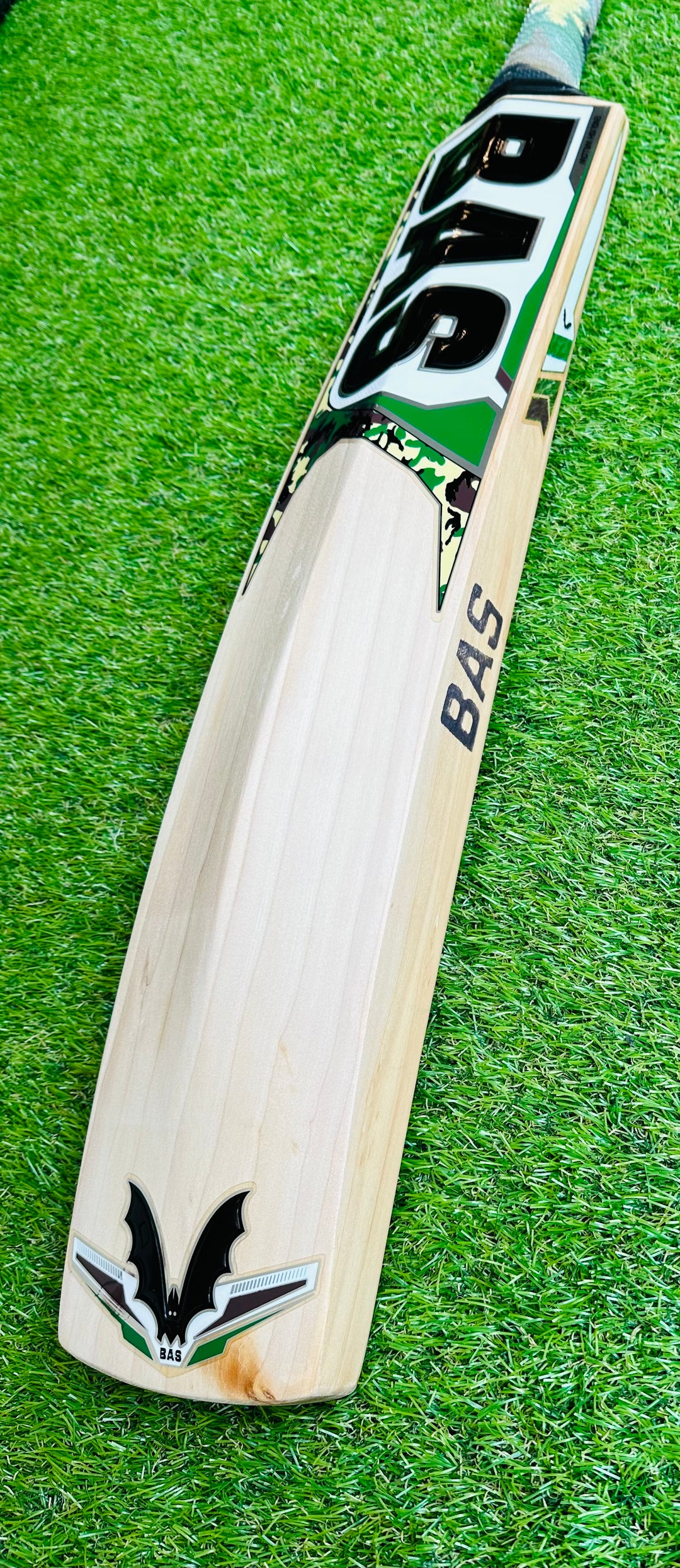 BAS Cameo Limited Edition Cricket Bat