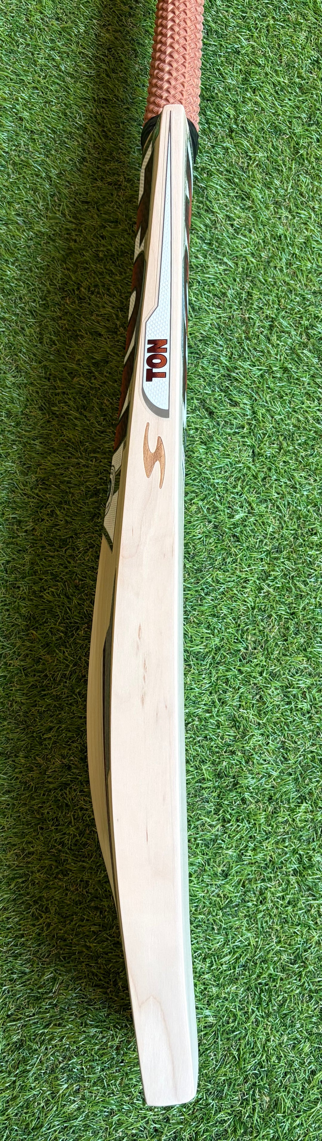 TON Vertu Players Cricket Bat | Long Blade | 2lb 8oz