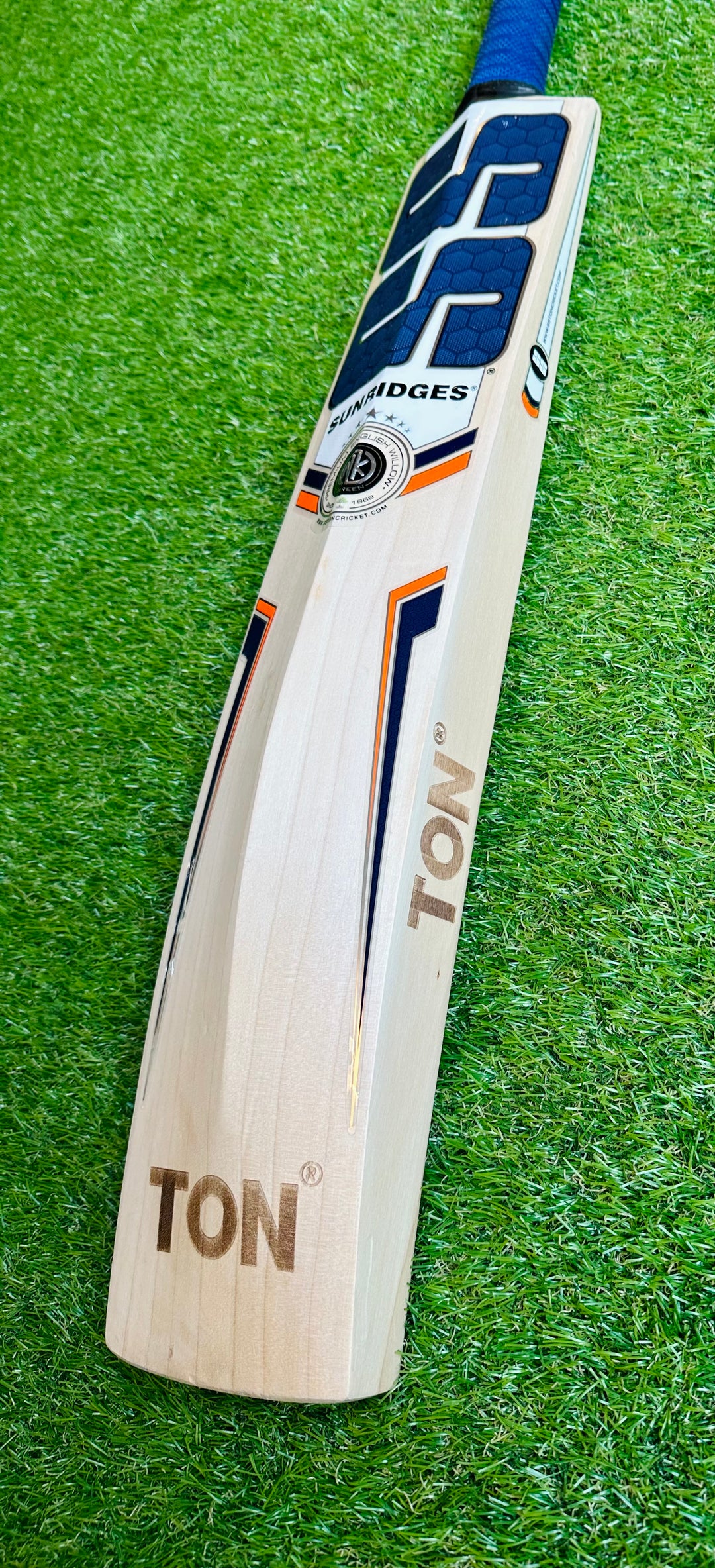 SS TON Ranger Pro Cricket Bat