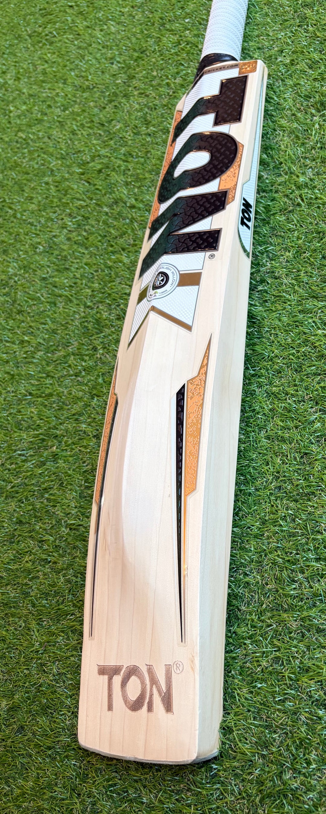 TON Super Cricket Bat | Size 5