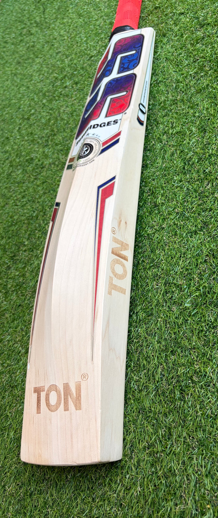 SS TON Sir Richards Cricket Bat | Retro Model