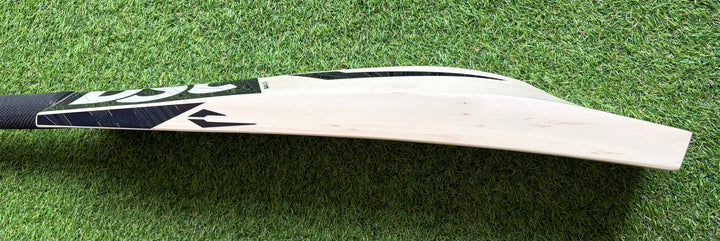 DSC Blak 400 Cricket Bat
