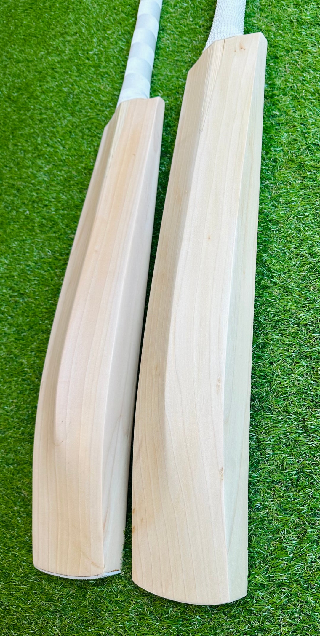 Plain Grade 1 English Willow Cricket Bat | Long Handle