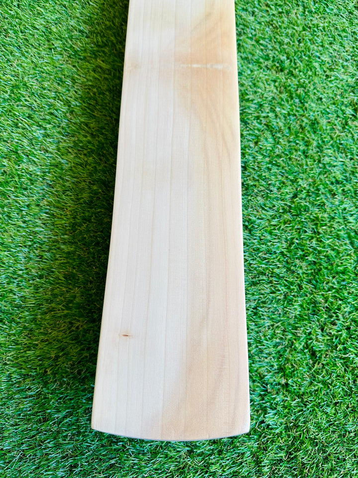 DKP Pro Butterfly Cricket Bat