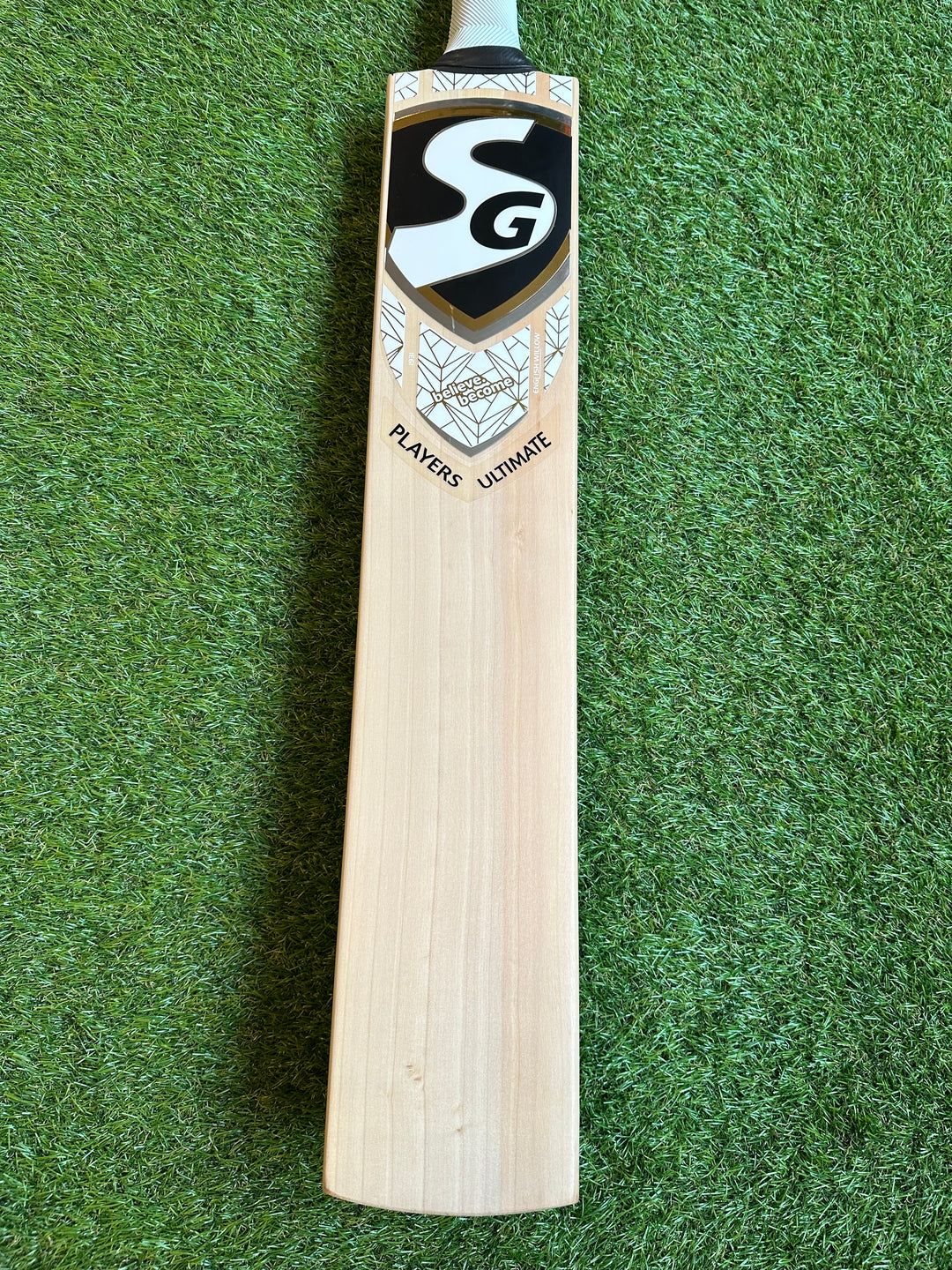 SG Players Ultimate Cricket Bat