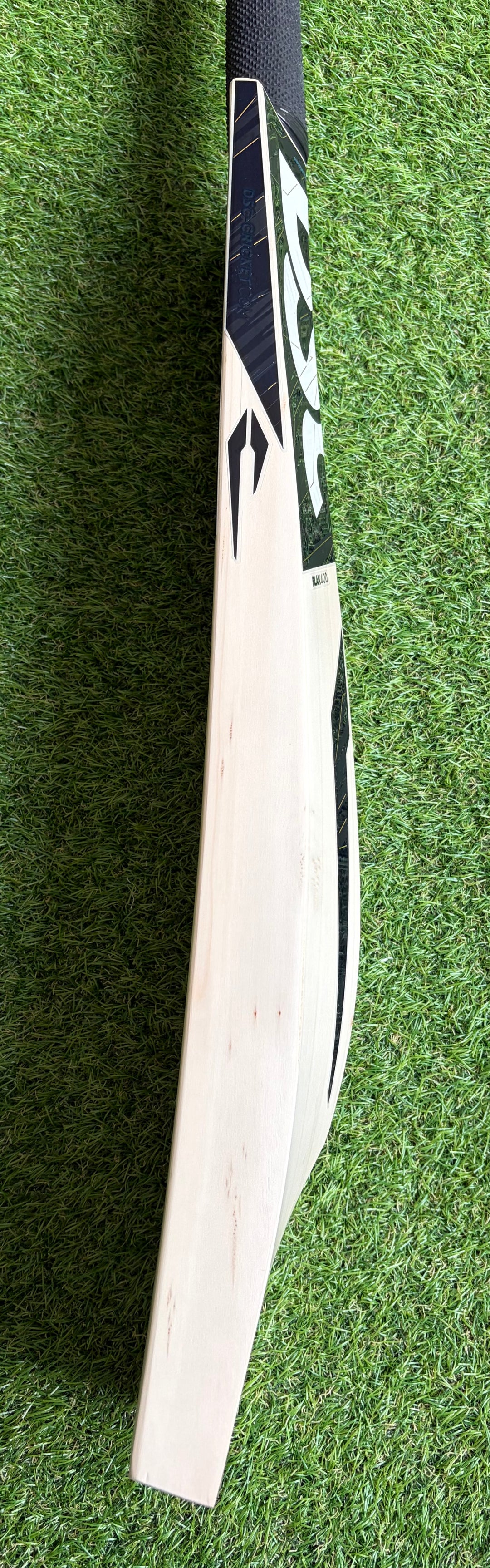 DSC Blak 400 Cricket Bat