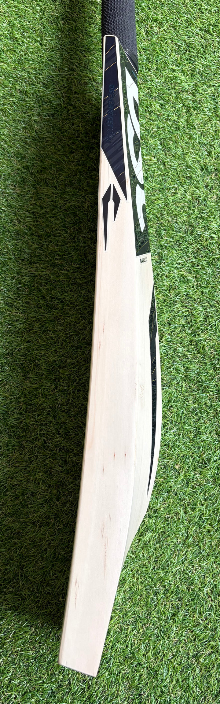 DSC Blak 400 Cricket Bat