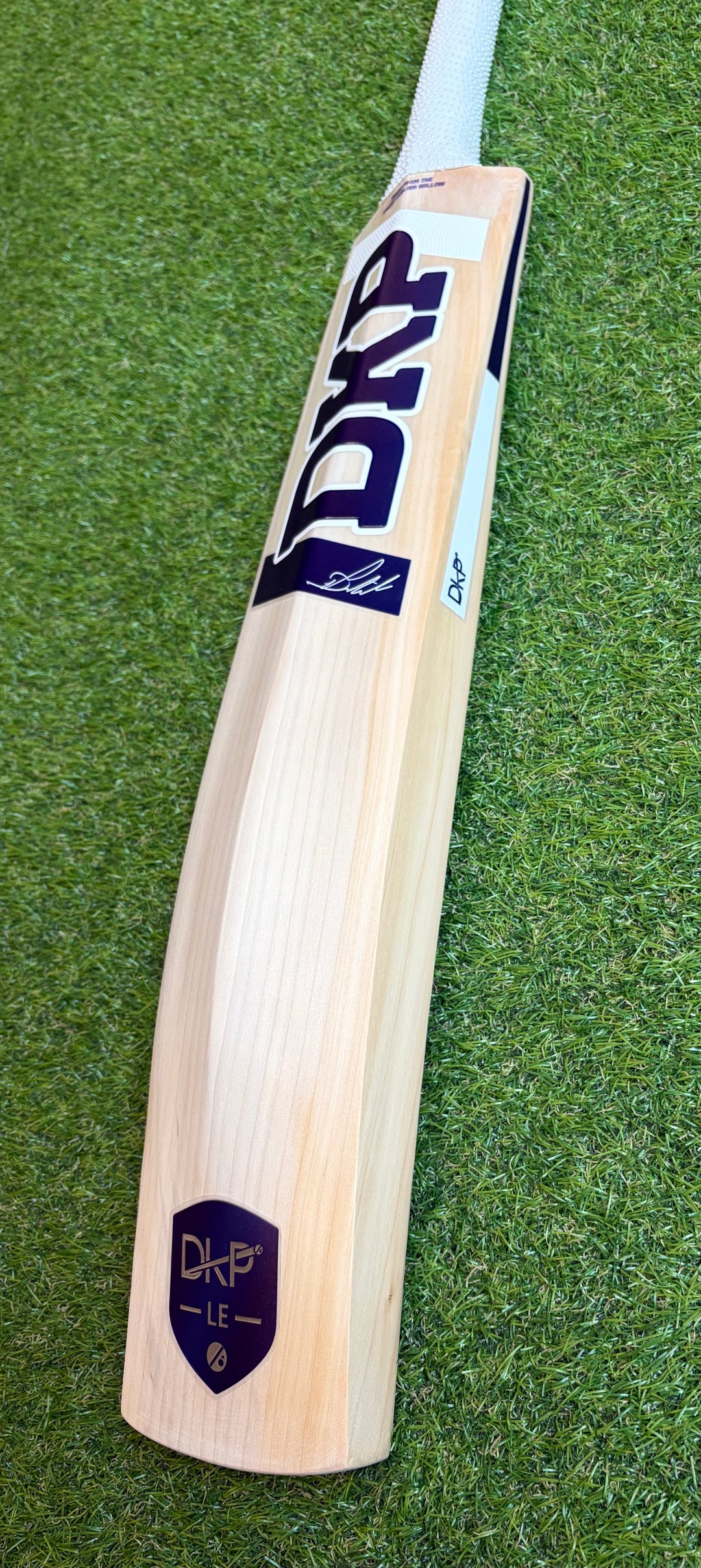 DKP Navy Limited Edition Cricket Bat | 16 Grains | Size 6