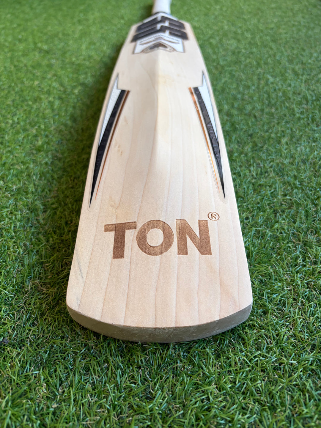 SS TON Smacker Players Cricket Bat | Long Blade | Low Profile