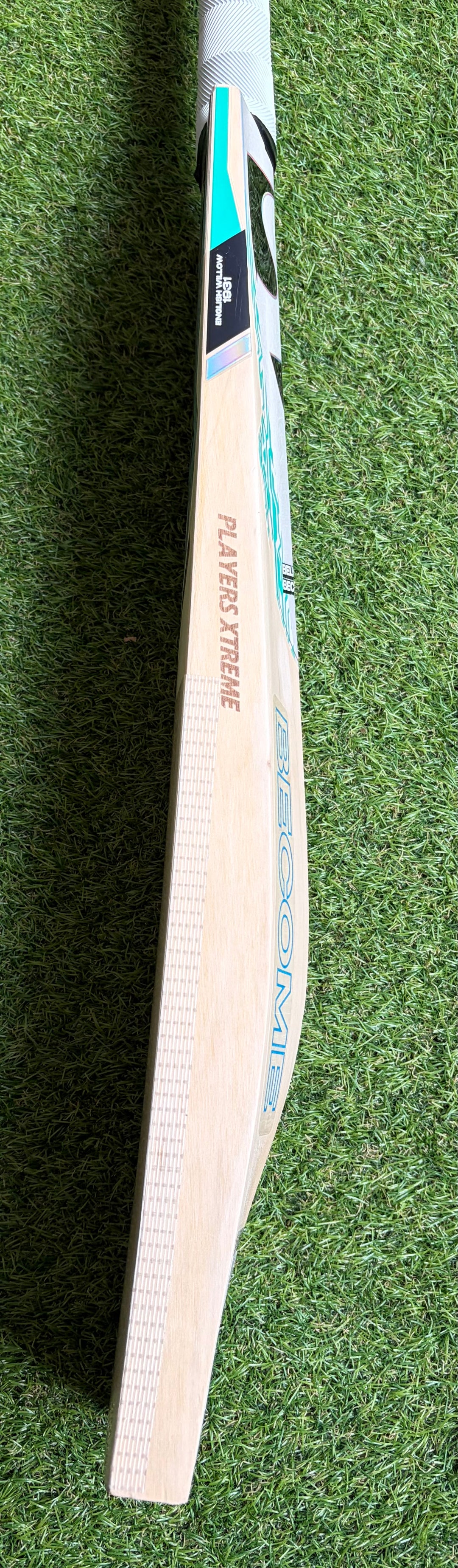 SG Players Xtreme Cricket Bat