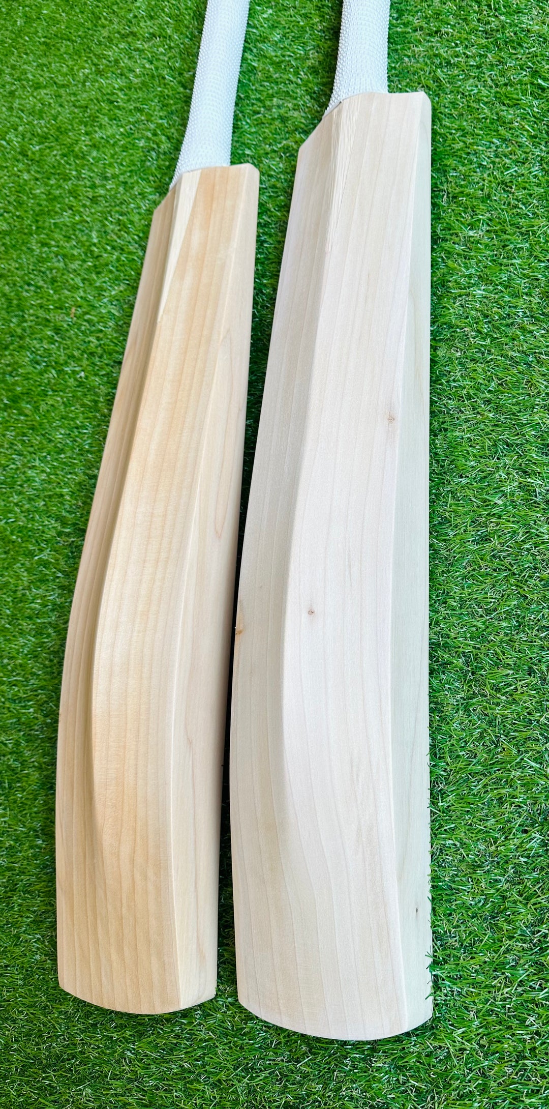 Plain Grade 1+ English Willow Cricket Bat | Long Handle
