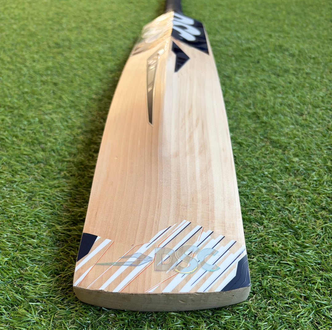 DSC Blak 400 Cricket Bat | 2lb 7oz