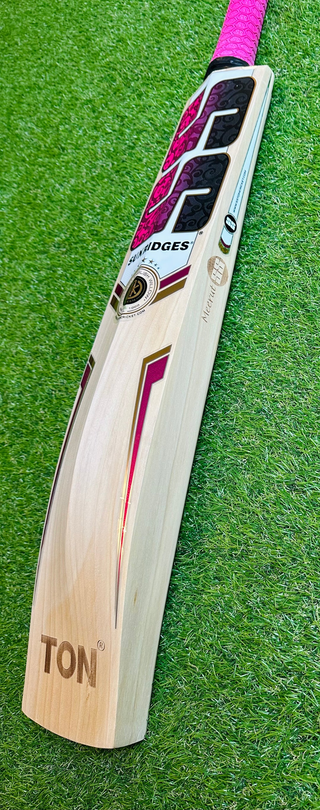 SS TON Gladiator Cricket Bat